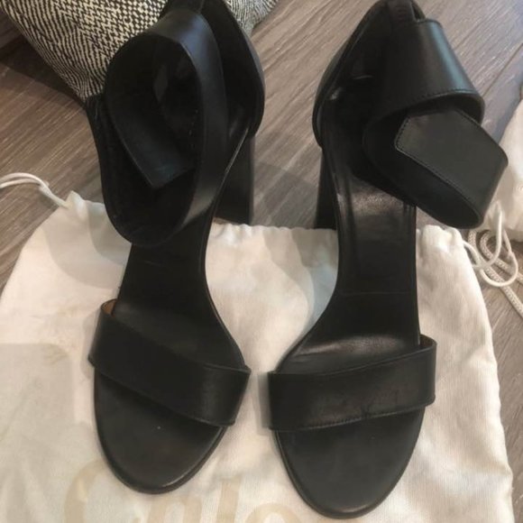 chloe black heels